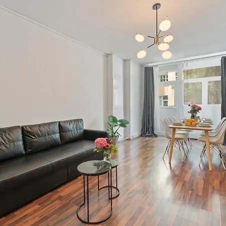 33 I Und N Mitte Apartament *