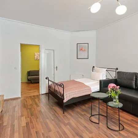 33 I Und N Mitte * Berlin